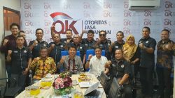 Jaringan Pemimpin Redaksi Sumbar (JPS) usai berdialog dengan Otoritas Jasa Keuangan