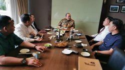 Ketua DPD RI La Nyalla Mahmud Mataliti bersama Yusril Ihza Mahendra Ketua DPD RI La Nyalla Mahmud Mataliti bersama Yusril Ihza Mahendra