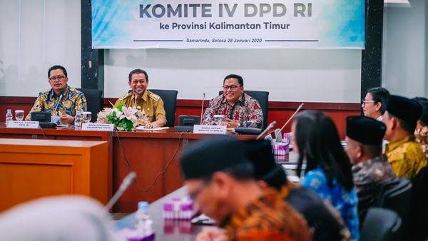 Wakil Ketua Komite IV H. Sukriyanto dengan Wakil Gubernur Kalimantan Timur