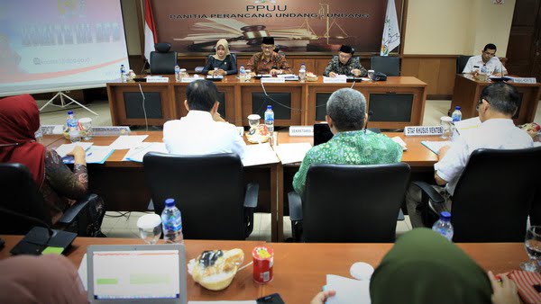 Komite III DPD RI minta Kementerian Kesehatan RI untuk meningkatkan standar keberadaan fasilitas kesehatan