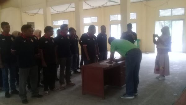 BM Satria Dwi Putra, Kukuhkan KOK Gunung Tuleh (foto SY)