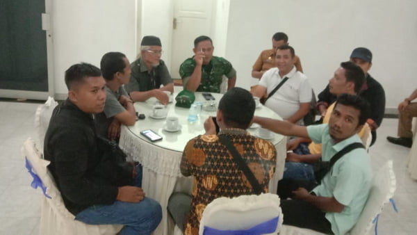 Dandim 0305 Pasaman Letkol INF Ahmad Aziz bersilaturahmi dengan Insan Pers