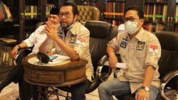 Ketua Komite II DPD RI Yorrys Raweyai, bersama Wakil Ketua Abdullah Puteh dan Hasan Basri saat RDPU melalui virtual meeting dengan BNPB, Jakarta, Kamis (23/4/2020).