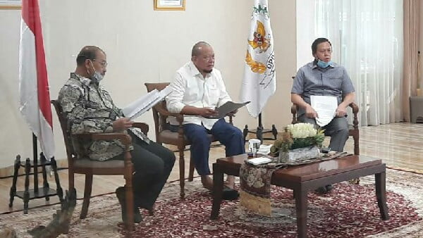 Pimpinan DPD RI saat menjamu Pimpinan MPR RI