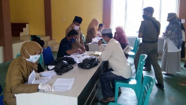 penyerahan Insentif untuk 2.100 guru Lembaga Pendidikan Al Qur’an (LPA) dan 323 orang Petugas Masjid (Gharin)