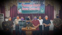 Anggota Humas Gugus Tugas Percepatan Penanganan COVID-19 Pasbar, Decky H Sahputra beri penjelasan terkait isu covid-19