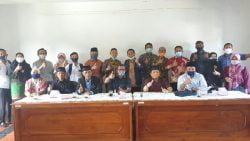 Komisi I DPRD Sumbar memberi apresiasi positif terhadap kearifan lokal yang diterapkan pemerintahan Nagari Lawang dan Nagari Tigo Balai, Kec. Matur, Kabupaten Agam, dalam penyerahan BLT Dana Desa dan penanganan pandemi Covid-19