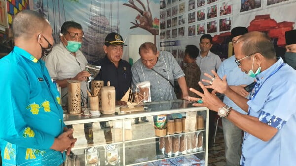 Komisi I DPRD Sumbar meninjau kesiapan Nagari Kumanis menangani Covid-19 dan pasca menjalani PSBB.