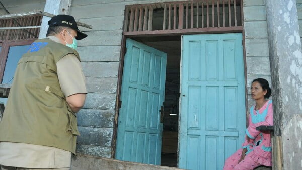 Wagub Sumbar meninjau rumah yang terkena abrasi di Tua Pejat