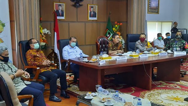 Rapat penerapan Tatanan Normal Baru Produktif Aman Covid-19.