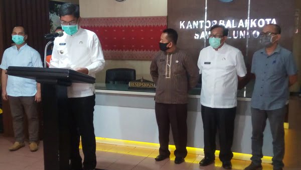 Walikota Sawahlunto gelar jumpa pers terkait covid19