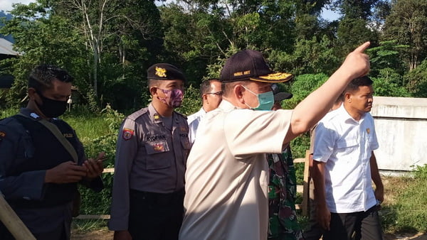 Wakil Gubernur Sumbar Nasrul Abit Tinjau Ruas Jalan di Padang Sawah - Kumpulan dan meninjau lokasi Batang Masang, Nagari Limo Koto, Kecamatan Bonjol