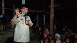 Nasrul Abit bersama masyarakat Nagari Muaro Tais