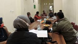 Rakor KONI di kantornya Jl. Soekarno Hatta, Padang Panjang