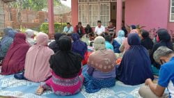 Calon Bupati Agam, Taslim. Dt Tambogo saat bertemu kelompok usaha bersama Banang Ameh Kanagarian Panampuang, IV Angkek