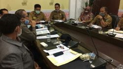 Suasana penilaian oleh TPKTDD Sumbar 2020 di ruang pertemuan Bupati Pessel, Selasa 24/11 (foto: dok)
