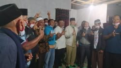 Nasrul Abit bersama masyarakat Pasaman Barat