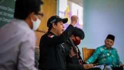 Berita Terkini- Wakil Ketua DPD RI, Sultan B. Najamudin saat memberikan paparan pada acara Workshop Monitoring dan Evaluasi Penyaluran dan Penggunaan Dana Desa di Kabupaten Rejang Lebong, di Ruang BPKM Kabupaten Rejang Lebong, Kamis (26/11/2020).