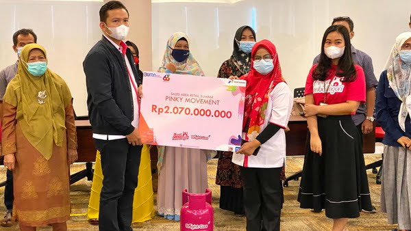 PT Pertamina (Persero) melalui MOR I menghadirkan Program Kemitraan dengan memberi pinjaman lunak untuk pangkalan dan UMKM melalui Program Pinky Movement