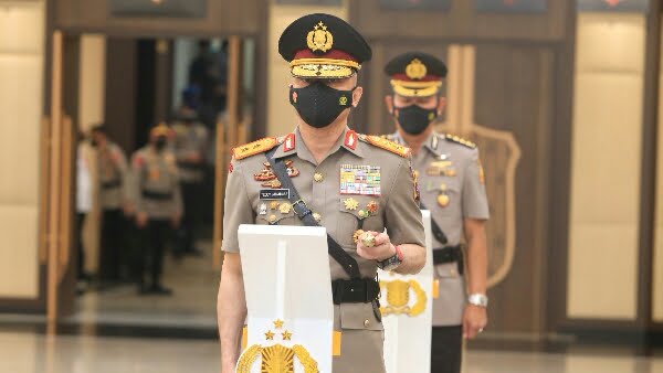 Irjen Pol Teddy Minahasa Putra Dilantik jadi Kapolda Sumbar
