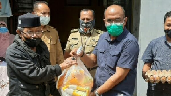 Ketua DPRD Sumbar gelar pasar murah
