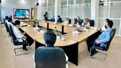 Inagara Award Wawako Asrul dan sejumlah pejabat terkait mengikuti acara HUT ke-64 LAN-RI secara virtual dari ruang VIP Balaikota Padang Panjang, Jumat (6/8)