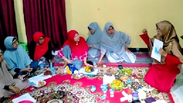 kelompok perempuan Sanggar Rangkiang Nagari Salayo, tetap berkarya di tengah pandemi covid-19