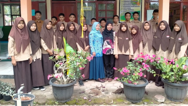 Kepala SMPN 4 Sutera lantik Pengurus OSIS periode 2022-2023.