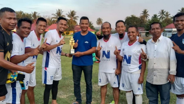 Trofeo Legend sore itu diikuti tiga tim