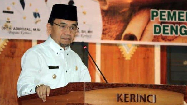 Bupati Adirozal Bupati Kabupaten Kerinci, Adirozal