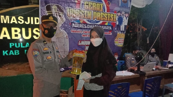 Vaksin dapat minyak goreng