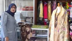 Idra Noverma, pemilik UMKM 'Dena Dena' Konveksi.