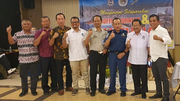 organisasi pelabuhan melakukan cofee morning serta halal bi halal