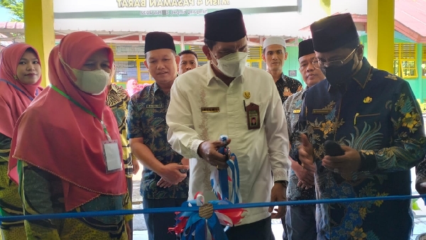 Launching Pelayanan Terpadu Satu Pintu (PTSP), Launching dihadiri oleh Kepala Kantor Wilayah Kementeian Agama Provinsi Sumatera Barat Dr. H. Helmi, M.Ag., Pejabat Eselon