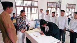 Pelantikan aparatur Desa Mara