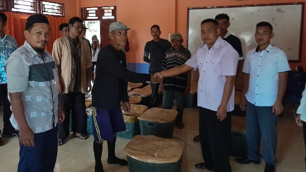 Pemerintah Desa Sido Makmur bagikan 70 ribu bibit pinang