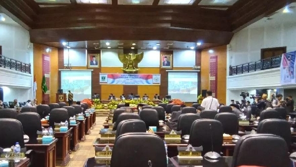 Rapat paripurna DPRD Sumbar