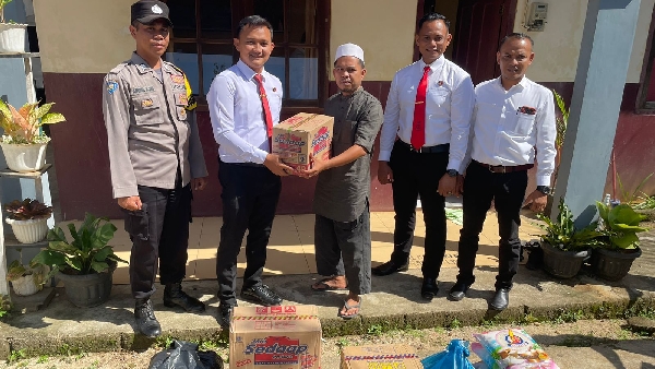 Bakti sosial dalam bentuk pemberian bantuan sembako tersebut dalam rangka hari Bhayangkara ke-76,
