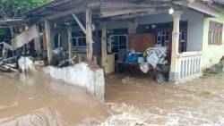 Hujan intensitas ringan masih berpeluang terjadi pada tiga kecamatan, Kabupaten Probolinggo, Provinsi Jawa Timur