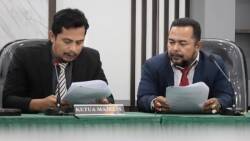 Adrian Tuswandi dan Nofal Wiska