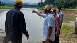 Penggerusan tebing Batang Pasaman di Nagari Aia Gadang