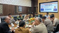 Ketua DPRD Sumbar dan Sekwan