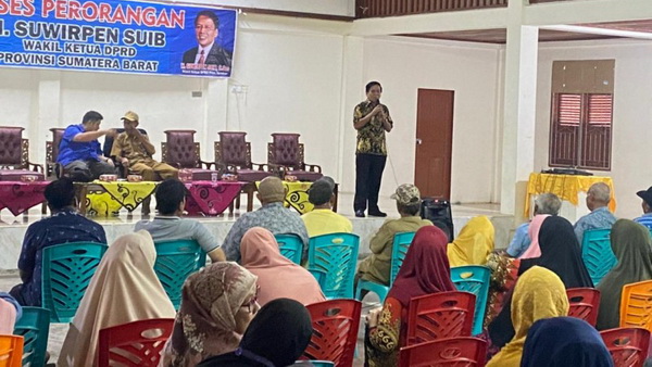 Anggota DPRD Sumbar Suwirpen Suib