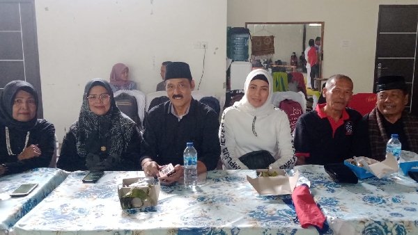 Anggota komisi III DPRD Sumbar Ismunadi Syofyan yang juga ketua harian IPSI Sumbar, mewakili ketua DPRD Sumbar Supardi