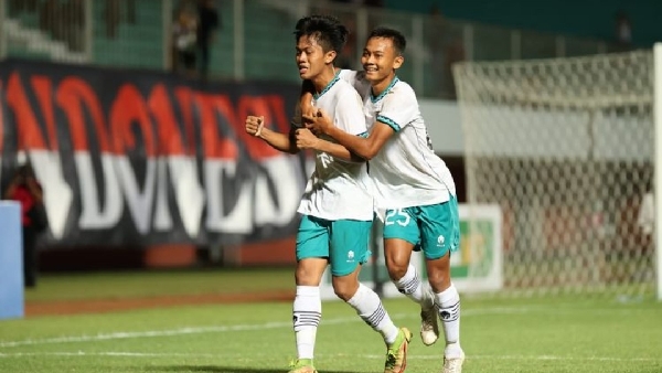 Pemain lakukan selebrasi