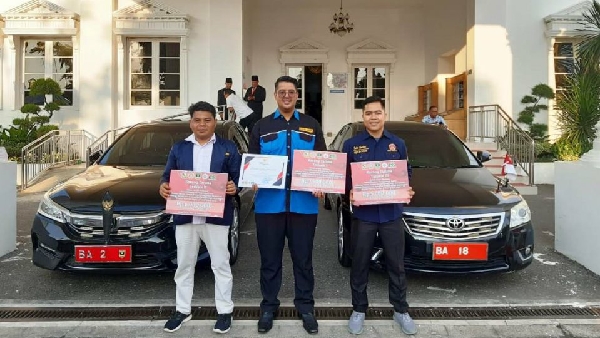 Penyerahan penghargaan