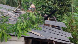 Angin puting beliung menerjang Kabupaten Sukabumi