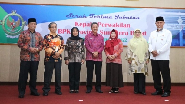 Wakil Ketua DPRD Sumbar bersama gubernur dan Kalan BPK