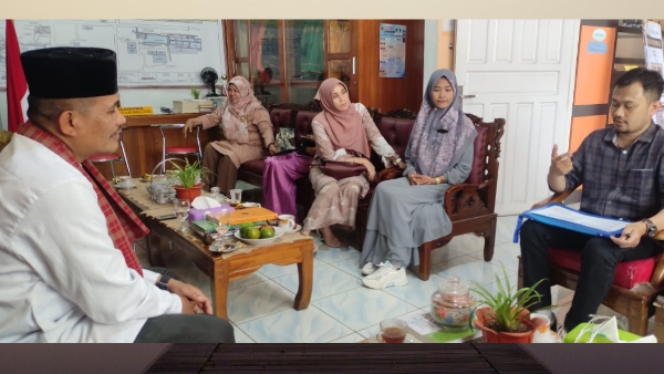 Tim Monev KI Sumbar saat Verfak pada salah satu nagari di Tanah datar