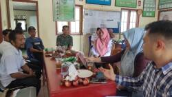 Monev Komisi KI Sumbar di Nagari Seribu Durian